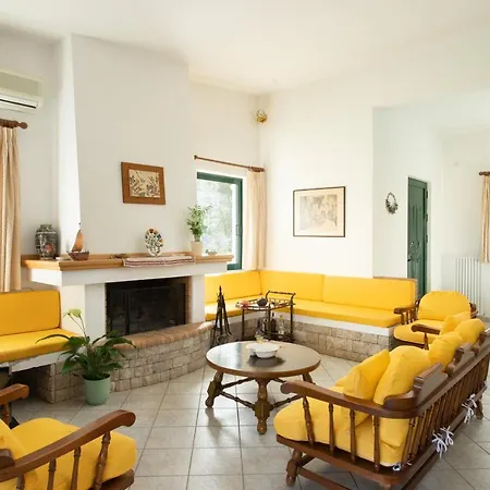 Eleni's House Cozy 2-bedroom House With Garden Casa vacanze Monemvasía