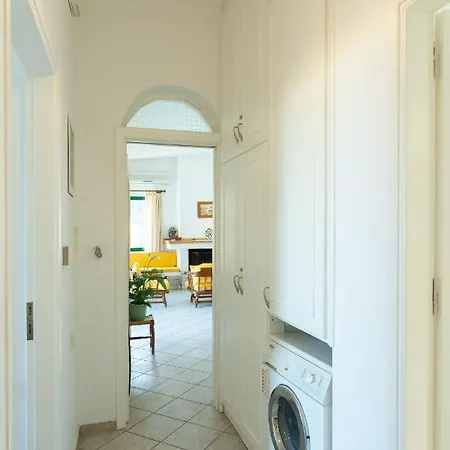 Eleni's House Cozy 2-bedroom House With Garden Casa vacanze *