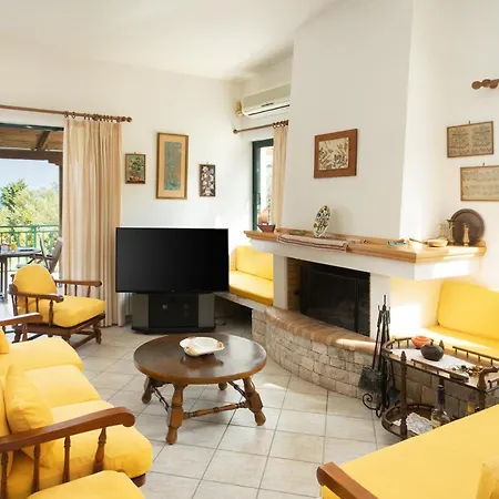 Eleni's House Cozy 2-bedroom House With Garden Σπίτι διακοπών Μονεμβασιά