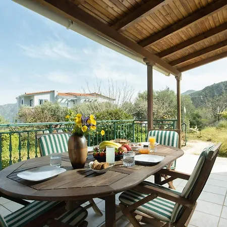 Σπίτι διακοπών Eleni's House Cozy 2-bedroom House With Garden